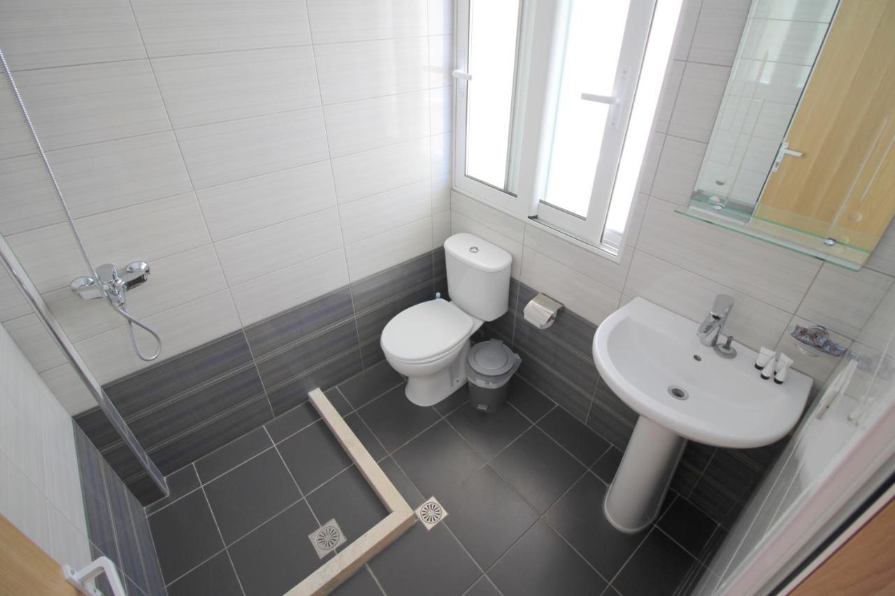 Corner Rentals Ksamil Hotel