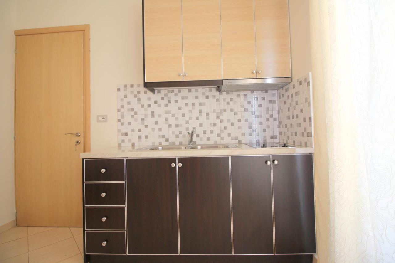 Corner Rentals Ksamil Hotel 3*